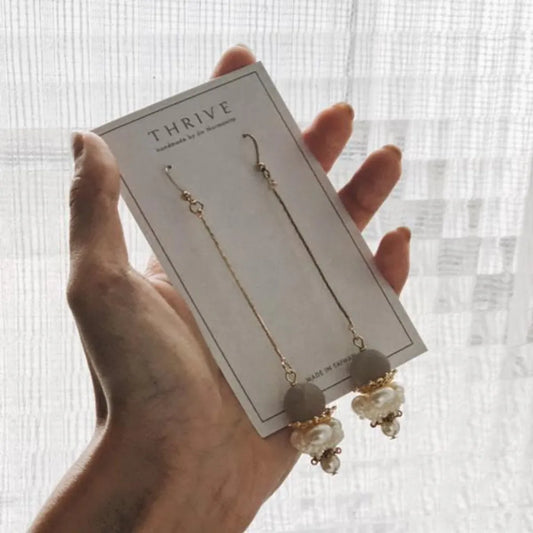 Corona Goblet with Moonstone 日冕盅耳飾(月光石)