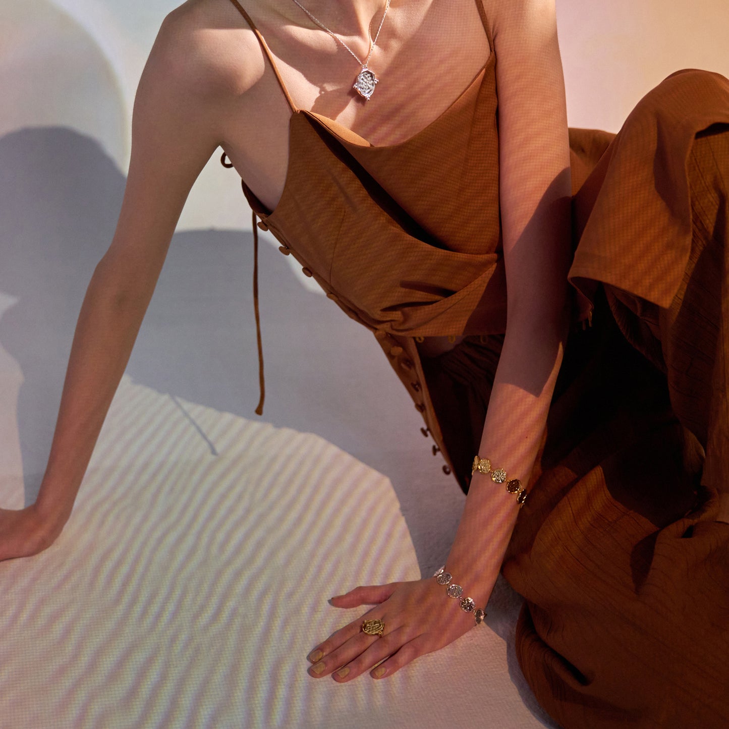 Gaia by THRIVE 沃土捏紋戒指-黃銅