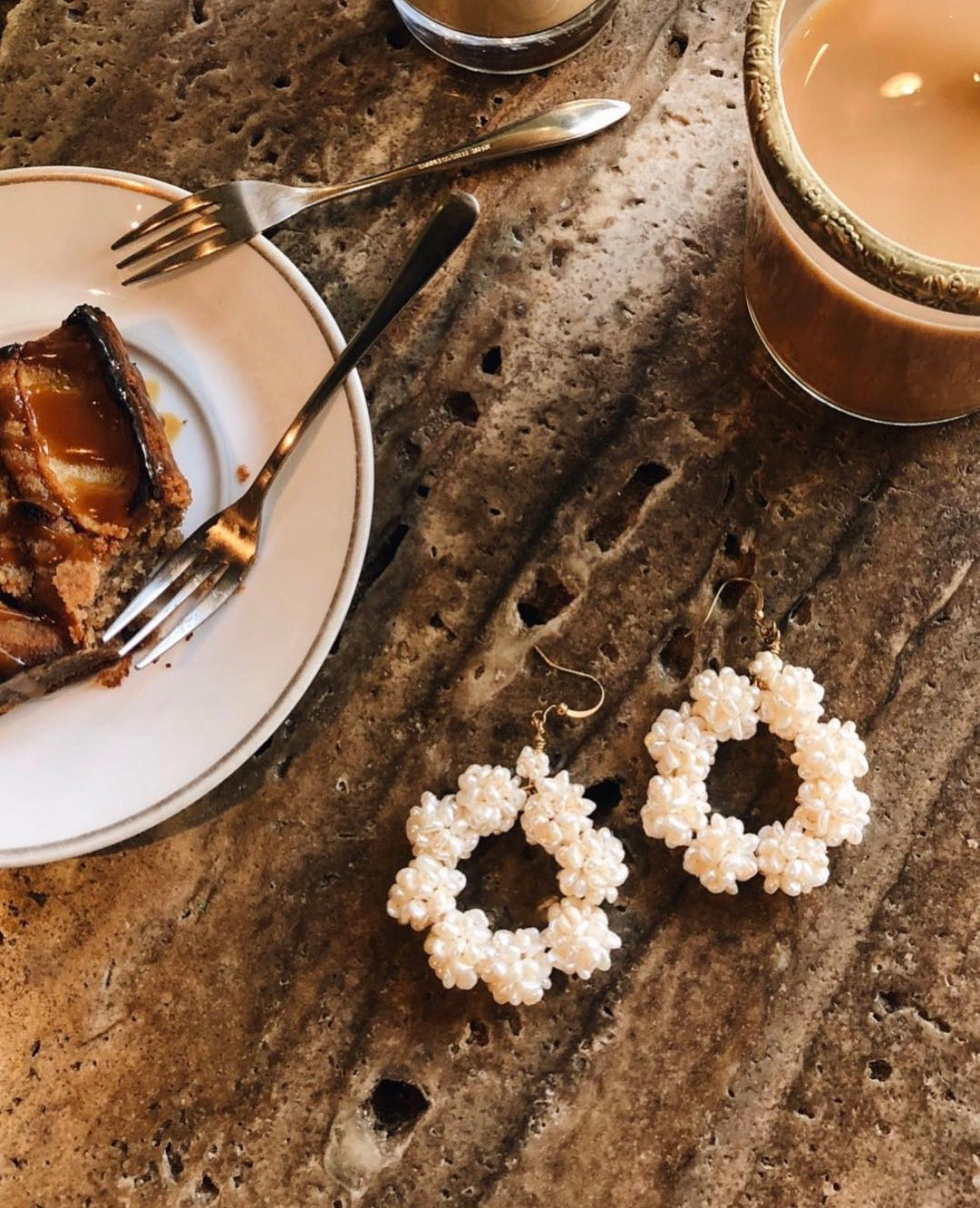 Iri Hoops 珍珠雪花大環耳飾