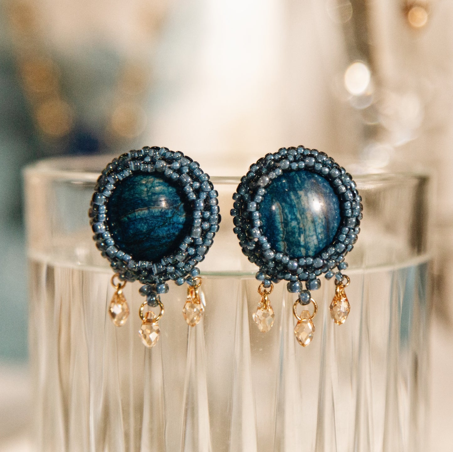 Moon Lake Earrings 月湖瑪瑙耳飾