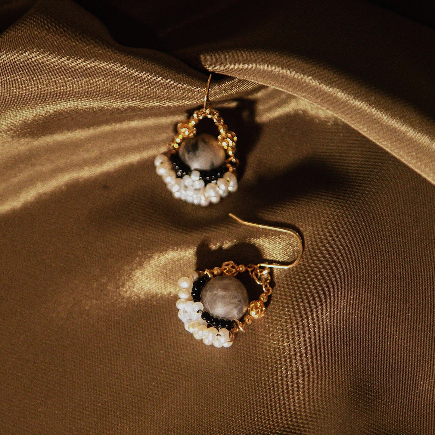 Solar Eclipse Tiara 日蝕后冠耳飾