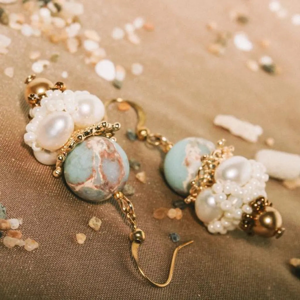 Corona Goblet with Pagodite 日冕盅耳飾（葉蠟石）