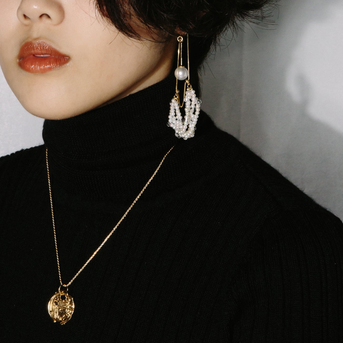 Snow & Frost Threader Earrings 堆雪珍珠耳飾