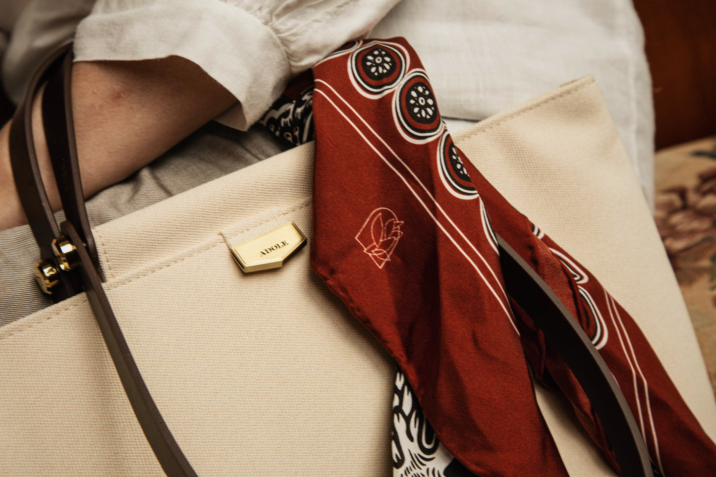 The World XXI 世界牌 Major Arcana 插畫絲巾