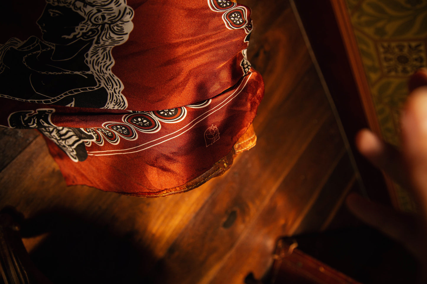 The World XXI 世界牌 Major Arcana 插畫絲巾