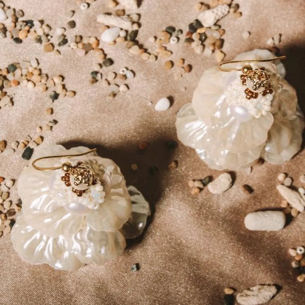 Nebula Wings 星雲海扇耳飾